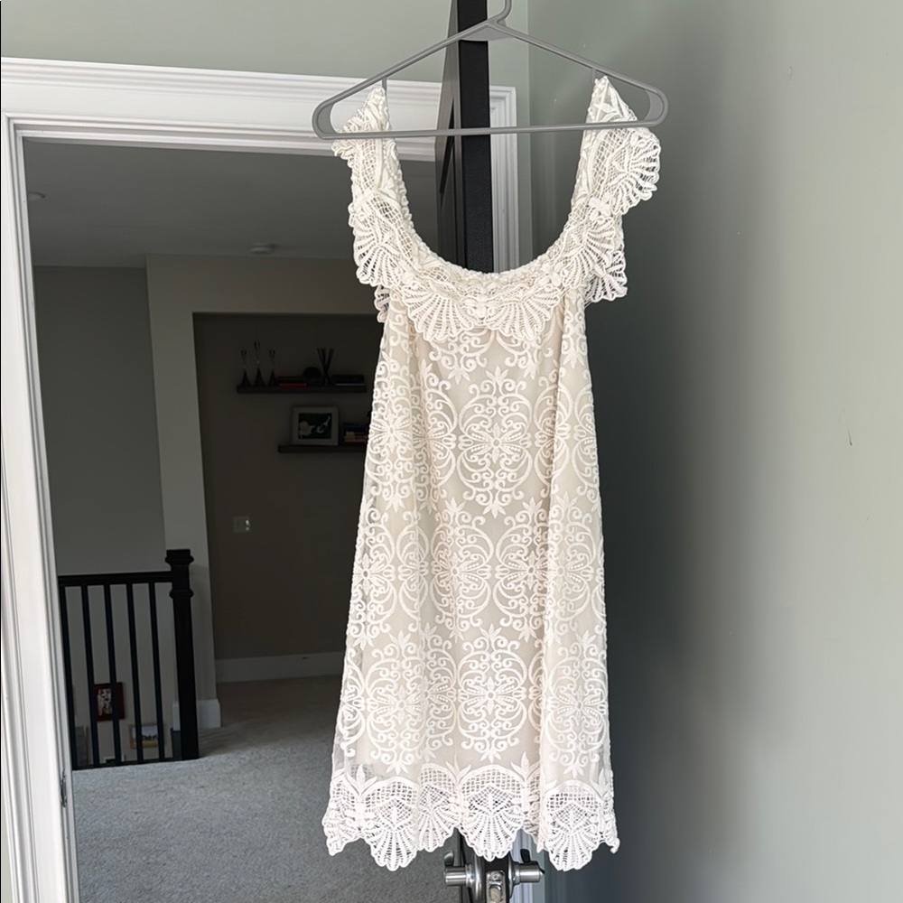 Elegant White Lace Dress